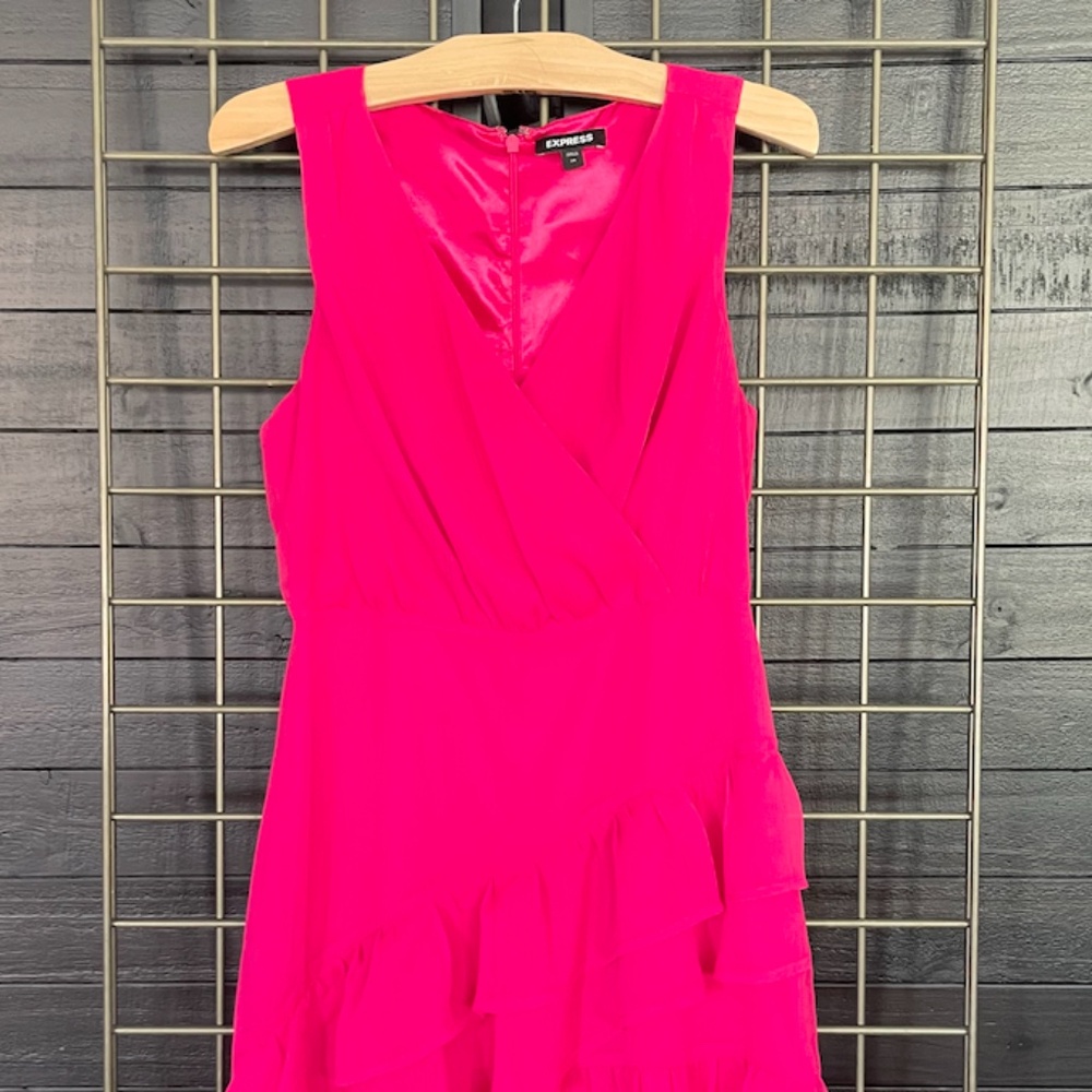 EXPRESS Sleeveless Zip-back Ruffled Dress - Fuchsia